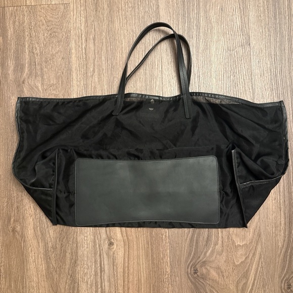 STAUD Black Oversized mesh logo Tote beach bag - Picture 4 of 9